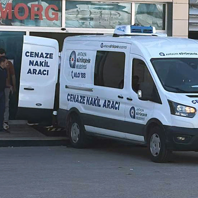 2 hafta sonra düğünü olan Tahsin, 'otel önünde içki içmeyin' diye uyardı, b...