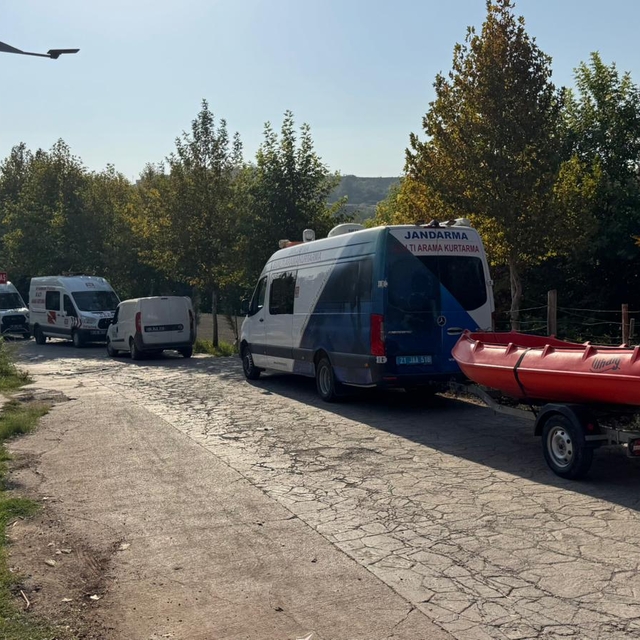 Hastaneden ayrıldıktan sonra haber alınamayan polis memuru için arama çalış...