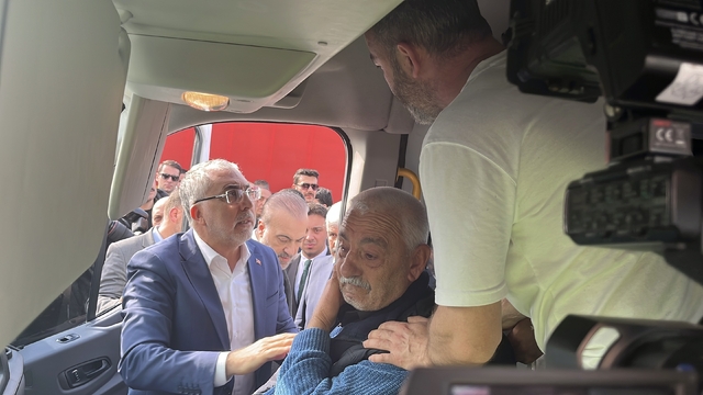 Kozmetik fabrikasındaki yangında ölen 6 kişi toprağa verildi (2)