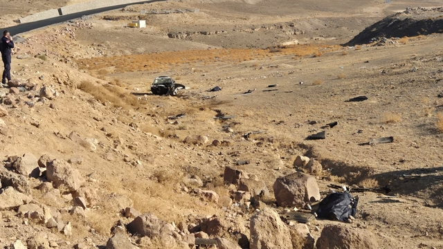 Niğde'de otomobil şarampole yuvarlandı: 2 ölü,1 yaralı