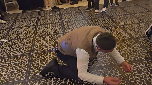 İhtiyar delikanlılar pistte gençlere taş çıkardı