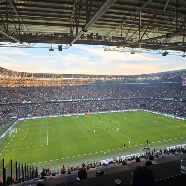 Kocaelispor - Galatasaray maçında seyirci rekoru kırıldı
Maçı 31 bin biletl...