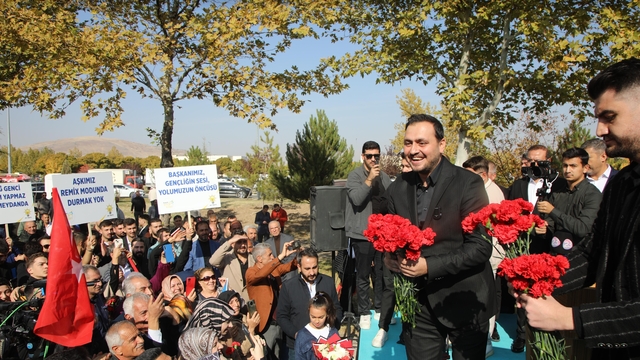 AK Parti İl Başkanı Selmanoğlu: "Elazığ'da yeni bir hizmet dönemini hep birlikte başlatacağız"