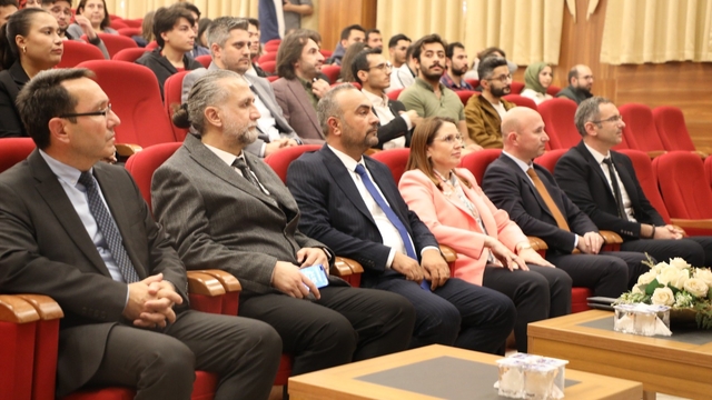 BARÜ yapay zekâ eğitimleriyle dijital dönüşüme katkı sunuyor