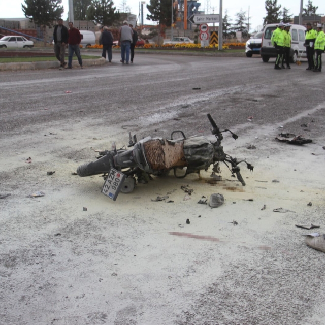 Kazada ağır yaralanan 18 yaşındaki motosiklet sürücüsü hayata tutunamadı