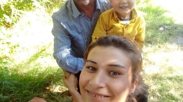 Süt toplama merkezine giden kadın kullandığı traktörün altında kaldı