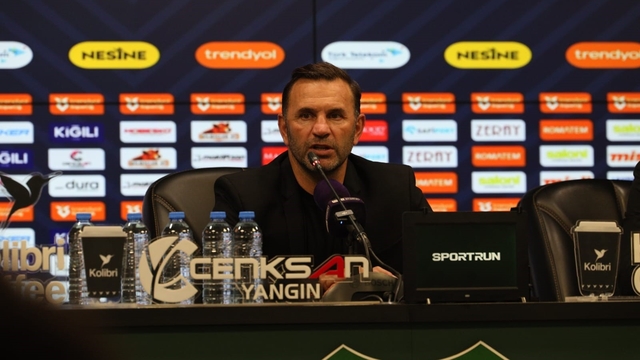 Okan Buruk: "Hak ettikleri galibiyeti aldılar"
Galatasaray Teknik Direktörü Okan Buruk
"Takım olarak kötü oynadık"
"Yunus ve İlkay'ın çözeceği maçtı"