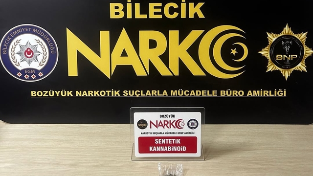 Bilecik'te üzerinde uyuşturucu bulunan 3 kişi gözaltına alındı