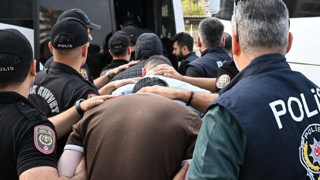 Mersin'de yasa dışı bahis operasyonunda 17 şüpheli tutuklandı