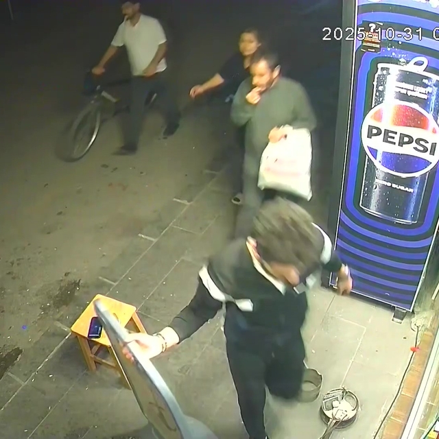 Çekirdek çitlerken telefonu çaldı: "Şeytana uydum" dedi