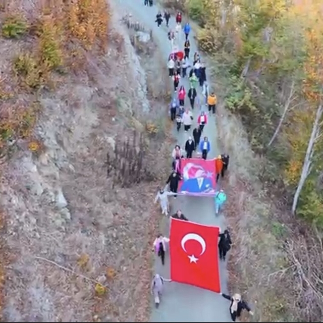 Osmaniye'de doğa severler Atatürk'ü yürüyüşle andı