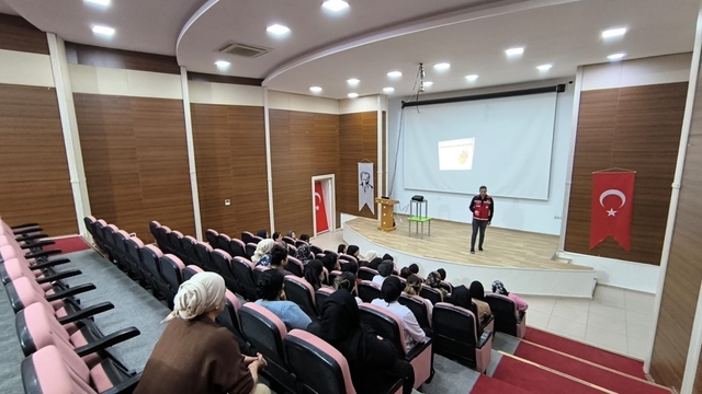 Silopi'de "Okul Hayatı ve Çocuk" eğitimi