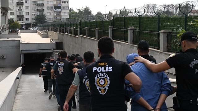 Mersin'de 7,6 milyar işlem hacimli yasa dışı bahis operasyonu; 17 tutuklama