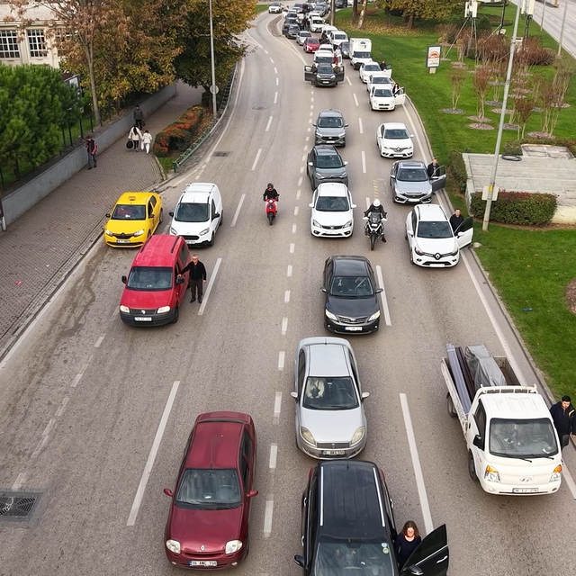 Bursa'da hayat durdu; Ata'ya saygı dron kamerasında