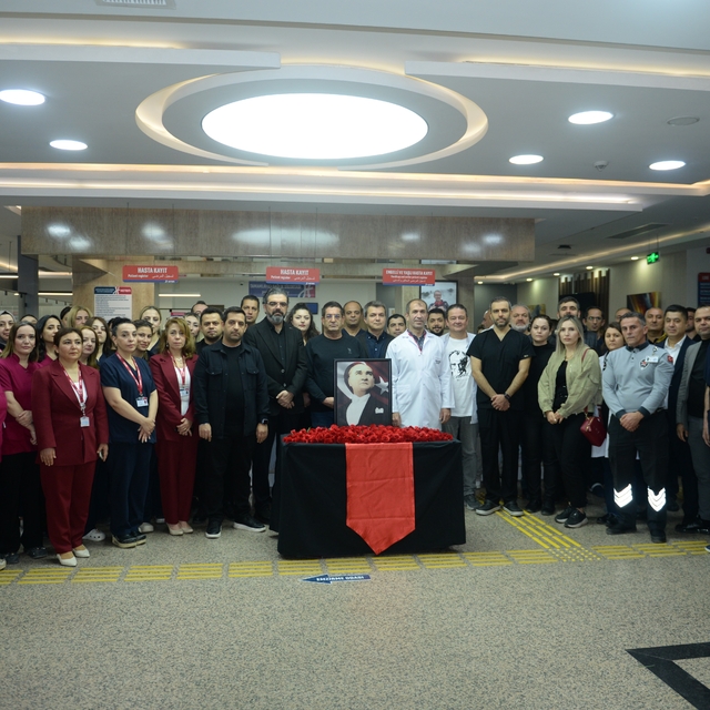 Mustafa Kemal Atatürk, Özel Hatem Hastanesi'nde düzenlenen törenle anıldı