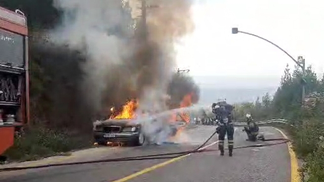 Seyir halindeki otomobil alevlere teslim oldu