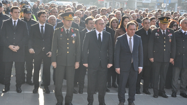 Atatürk ölümünün 87. yıldönümünde Kars'ta anıldı