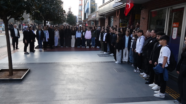 Trabzon'da saat 09.05'te hayat durdu