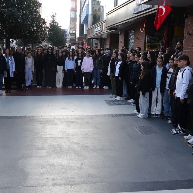 Trabzon'da saat 09.05'te hayat durdu