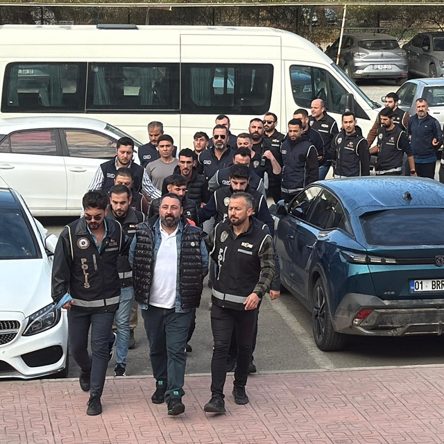 Muğla merkezli 7 ilde düzenlenen suç örgütü operasyonunda 10 şüpheli yakala...