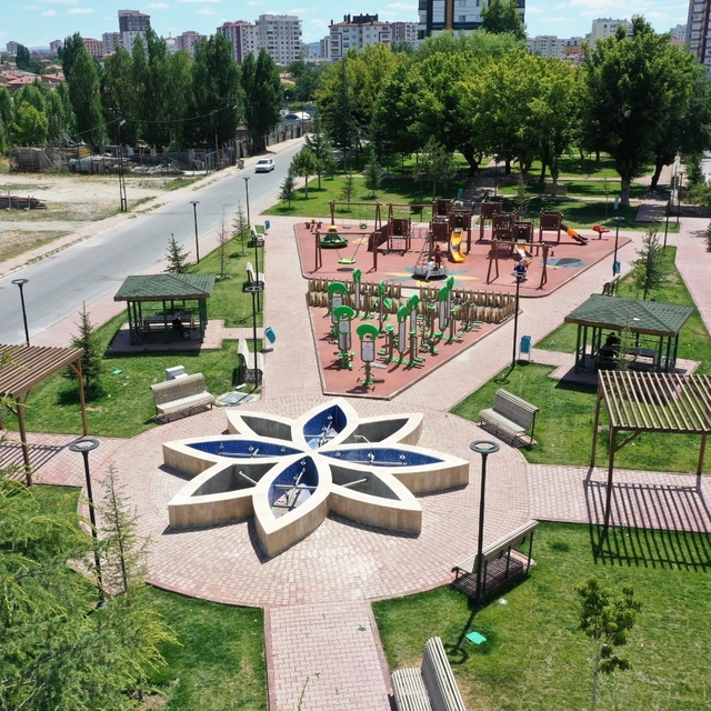 Başkan Çolakbayrakdar: "Kişi başına 17,60 metrekare yeşil alan, 530 park ve...