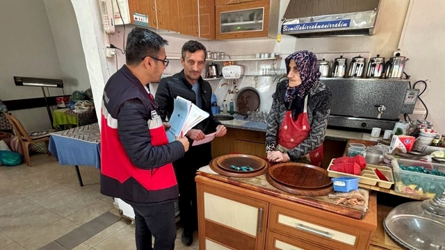 Şaphane'de kahvehane ve çay ocaklarında gıda denetimi