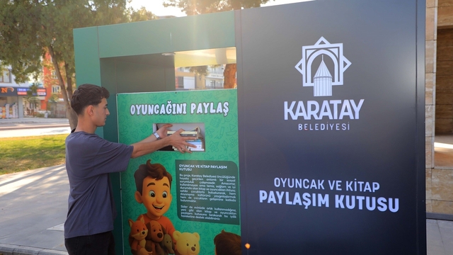 Karatay'da oyuncak ve kitap paylaşım kumbaraları hizmette