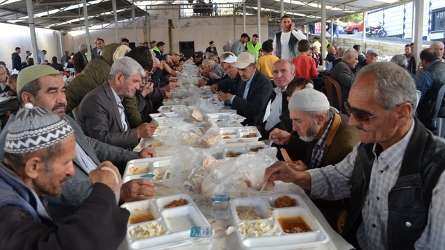 Güneşli'de 7 bin kişi aynı sofrada buluştu