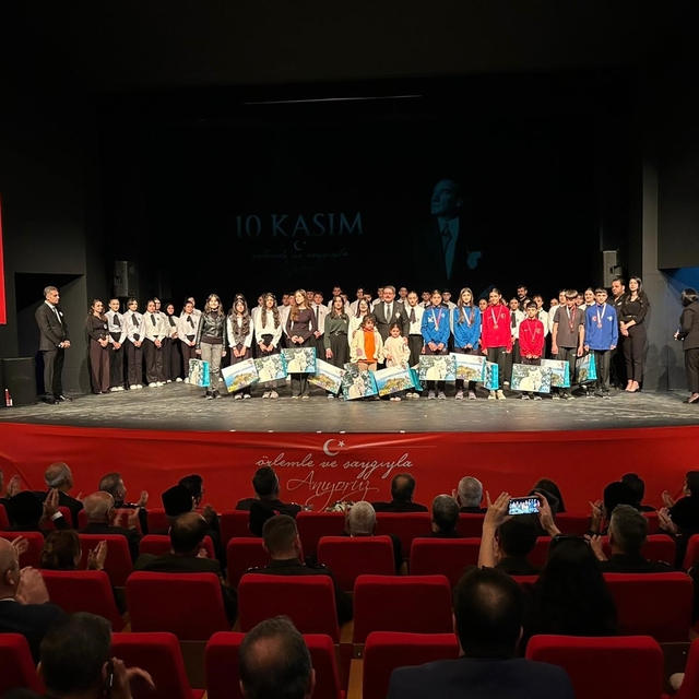 Atatürk, Bitlis, Van ve Hakkâri'de anıldı