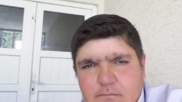 Otomobil ile çarptığı husumetlisini demir sopayla döverek öldürdü