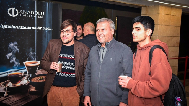 Anadolu Üniversitesinden sınav haftasında öğrencilere sıcak ikram desteği