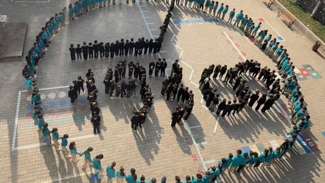 Kilis'te ilkokul öğrencileri koreografiyle Büyük Önder Atatürk'ü andı