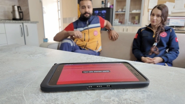 Acil sağlık hizmetleri teknoloji ile güçlendirildi
EVS Düzce'de hayata geçti
Düzce'de ambulanslar tablet sistemine geçti