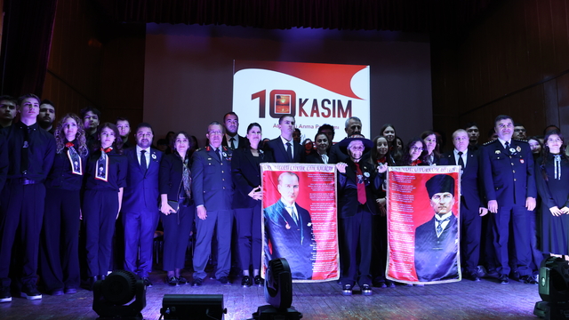 Büyük Önder Atatürk'ü anıyoruz