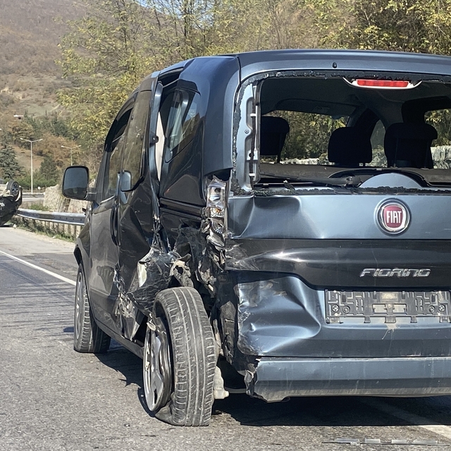 Samsun'da 3 araç kazaya karıştı; 4 yaralı