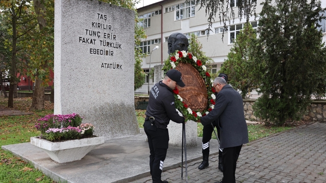 Büyük Önder Atatürk'ü anıyoruz