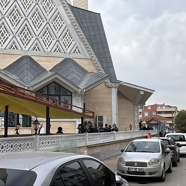 Kocaeli'de camilerde Atatürk için mevlit okutuldu