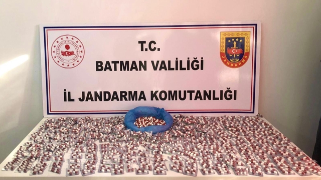 Batman'da 2 bin 69 uyuşturucu hap ele geçirildi