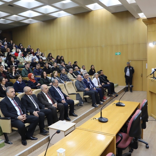 FÜ'de "Atatürk'ün İleri Görüşlülüğü" konferansı