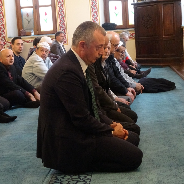 Kocaeli Valisi Aktaş, Atatürk'ün ölümünün 87. yılı için okutulan mevlide ka...