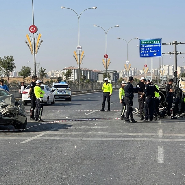 Şanlıurfa'da zincirleme kaza:4 yaralı
