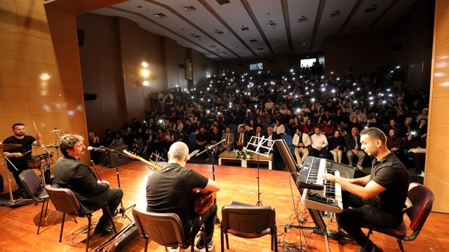 SUBÜ'den uluslararası öğrencilere türkü konseri