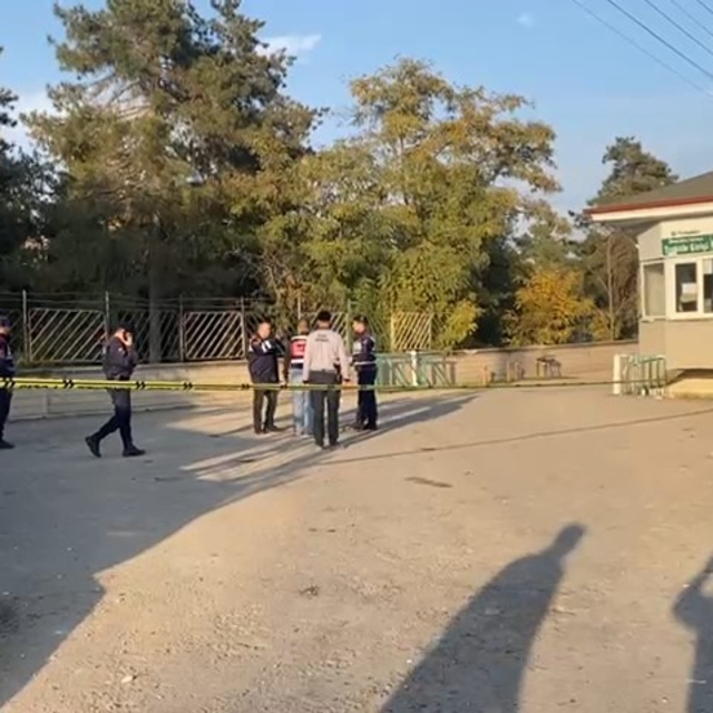 Elazığ'da fabrika önünde silahlı ve bıçaklı kavga: 3 yaralı