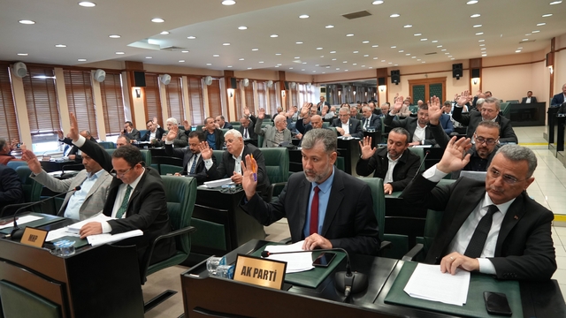 Samsun Büyükşehir Meclisi 69 maddeyi gündemine aldı
Samsun Büyükşehir ve 17 ilçenin 2026 mali yılı bütçesi 38 milyar 690 milyon TL olarak öngörüldü