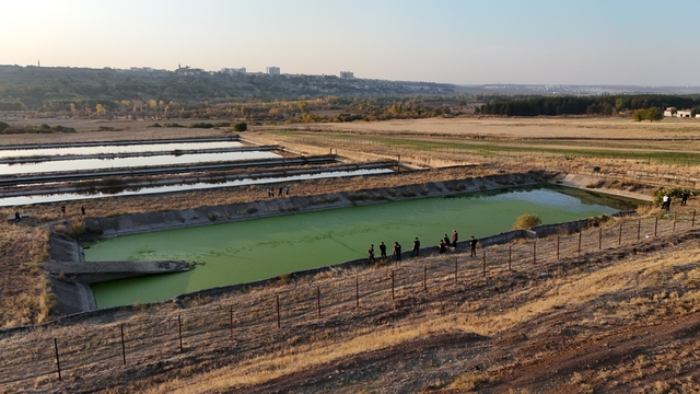 Diyarbakır'a tedavi için sevk edilip kayıplara karışan polisi arama çalışmaları 6'ıncı gününde
Diyarbakır'da kayıp polis Ankara ve Hatay'dan gelen kurbağa adamlar tarafından aranıyor