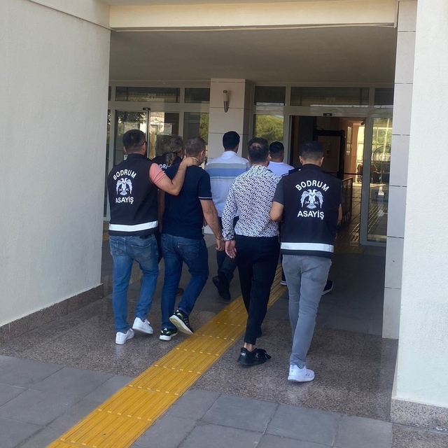 Bodrum'da yargılanan 14 sanıktan 7'si tahliye oldu