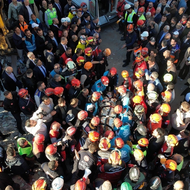 Gebze'de enkazdan sağ kurtulan Dilara, hastaneden taburcu oldu
Ailesinin me...