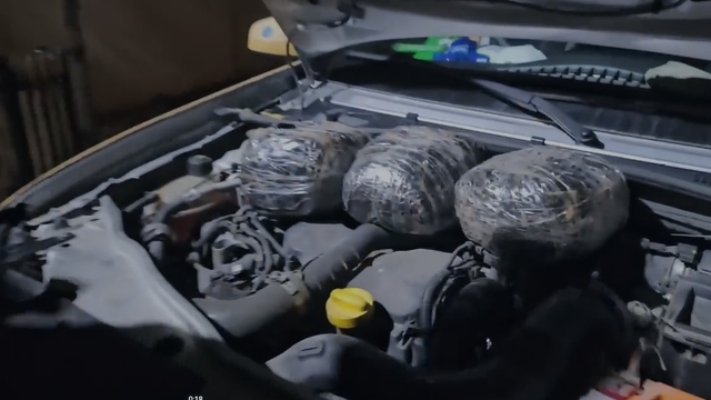 Ağrı'da taksinin ön kaputunda 3 kilo 154 gram uyuşturucu ele geçirildi