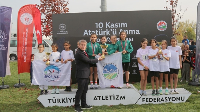 Kayserili atletler, başkentte 4 madalya kazandı