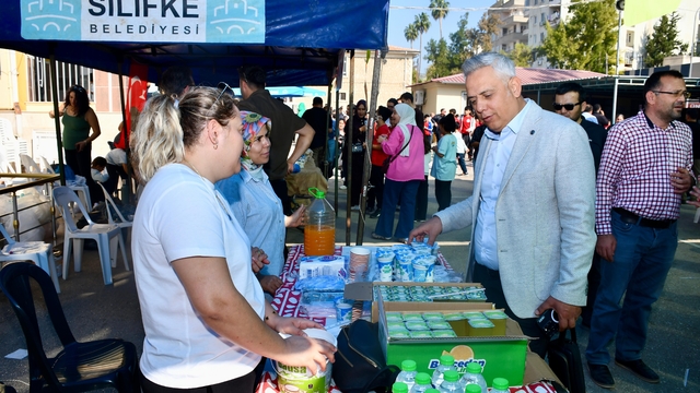 Silifke'de el emeği ürünler sergilendi